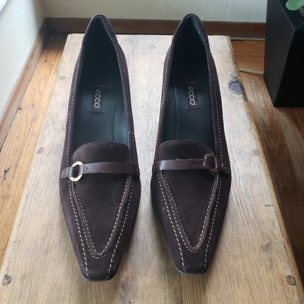 Ecco Kansas Buckle pumps
